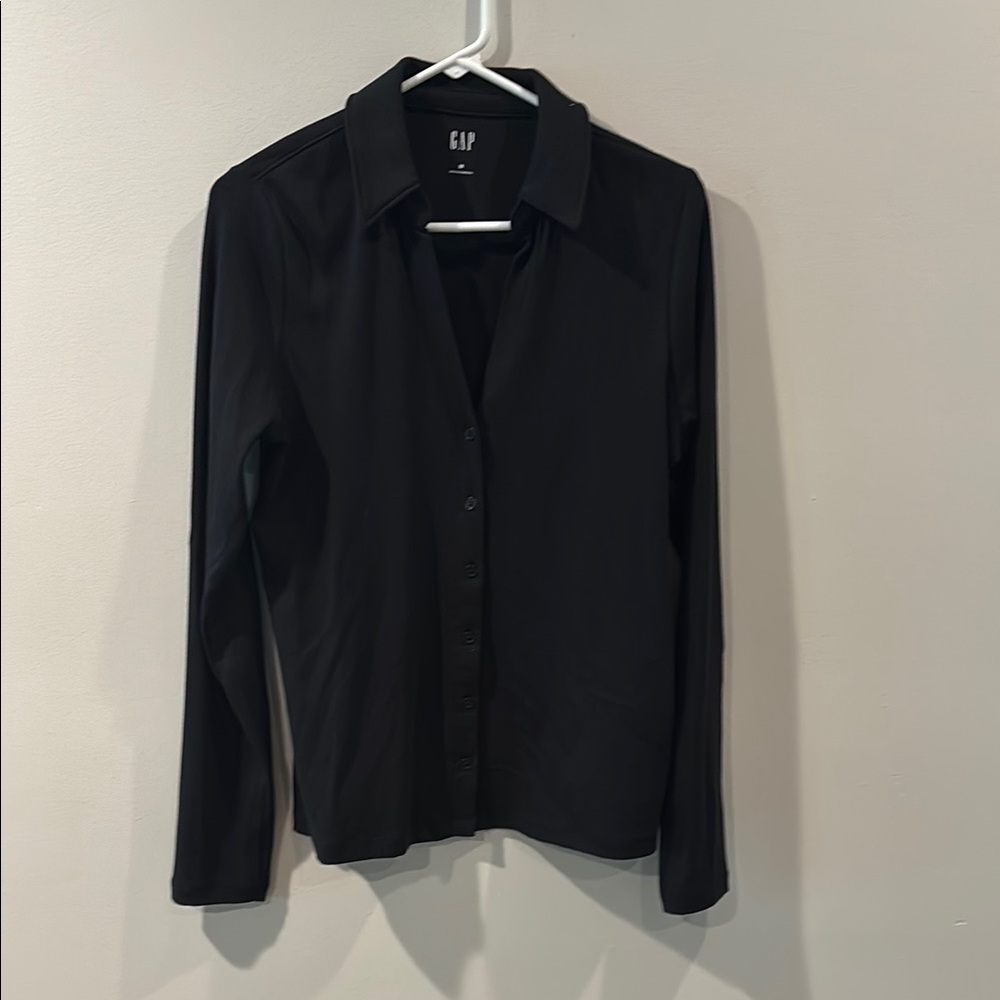 New w/out tags GAP Classic Black Shirt